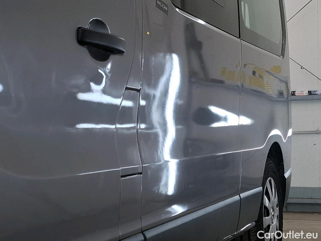 Renault  Trafic RENAULT  4p Combi Zen L2 Energy dCi 145 8 places #24