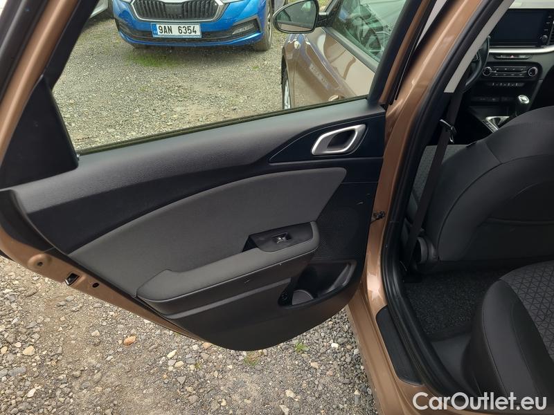  KIA  Cee'd Ceed Sportswagon (2018->) Ceed SW 1.5 T-GDI 118 Spin 5d #2