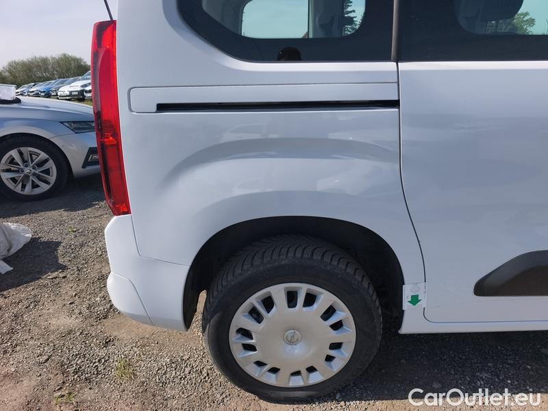  Opel  Combo  Life (E)  (2018) C.Life 1.2T 81 Edition Plus 5d #19