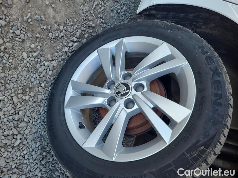  Skoda  Fabia  Combi (2015) Com.1.0TSI 70 Ambition 5d #12