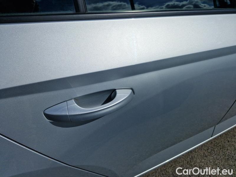  Skoda  Fabia  Combi (2015) Com.1.0TSI 70 Ambition 5d #17