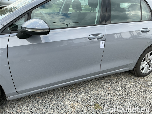  Volkswagen  Golf  1,0 TSI 81 Life 5d #4