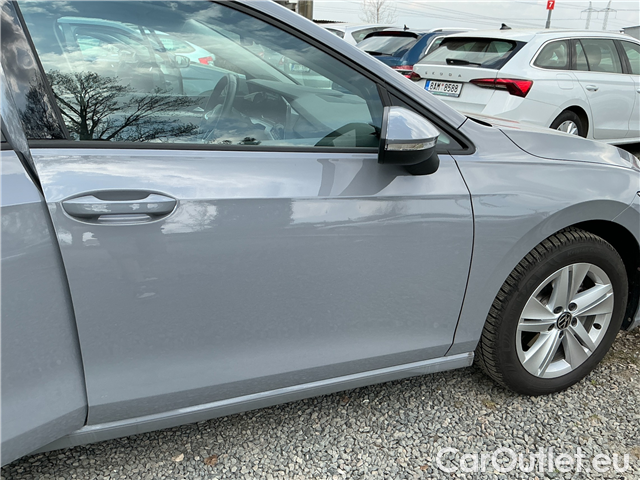  Volkswagen  Golf  1,0 TSI 81 Life 5d #2