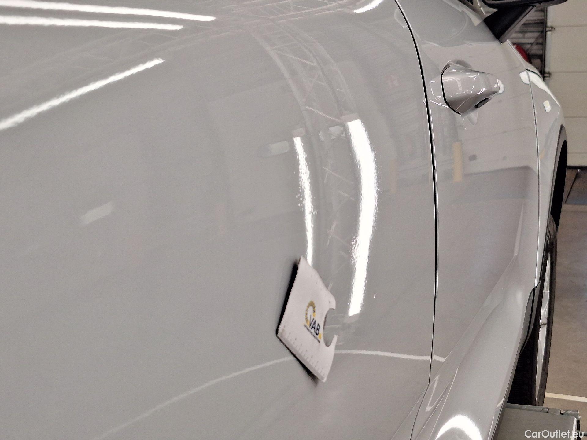  Volvo  XC 40 Volvo, XC40 '17, Volvo XC40 T2 Momentum Core 5d #4