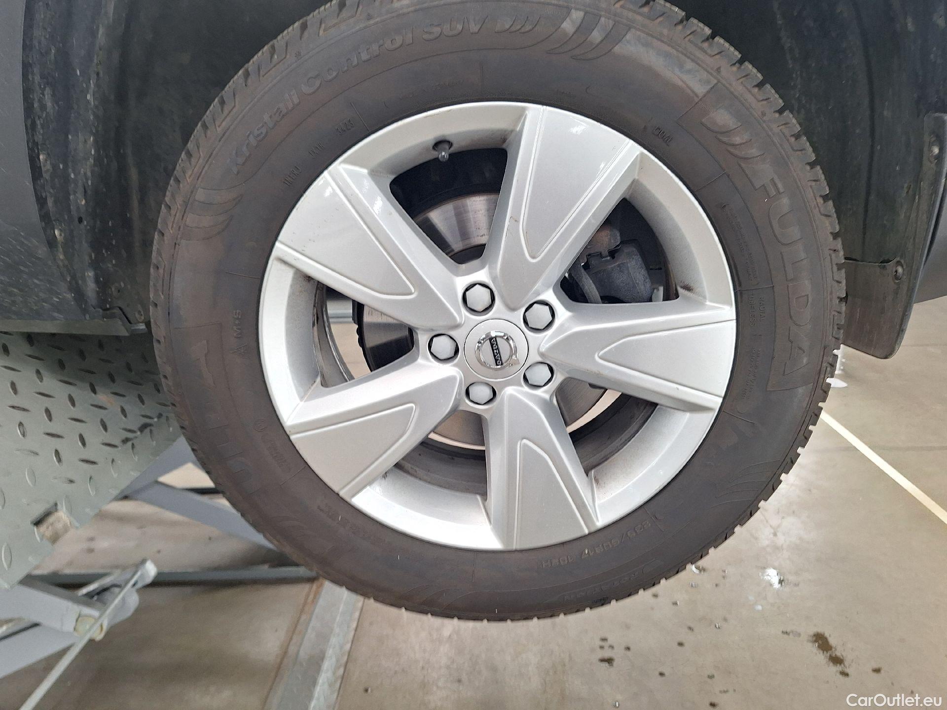  Volvo  XC 40 Volvo, XC40 '17, Volvo XC40 T2 Momentum Core 5d #12