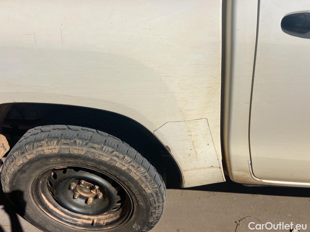  Toyota  Hilux TOYOTA  / 2016 / 4P / pickup 2.4 D-4D Cabina Doble GX #16