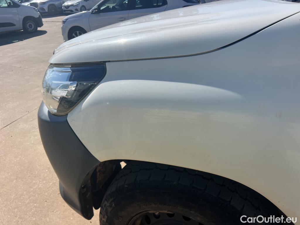  Toyota  Hilux TOYOTA  / 2016 / 4P / pickup 2.4 D-4D Cabina Doble GX #23