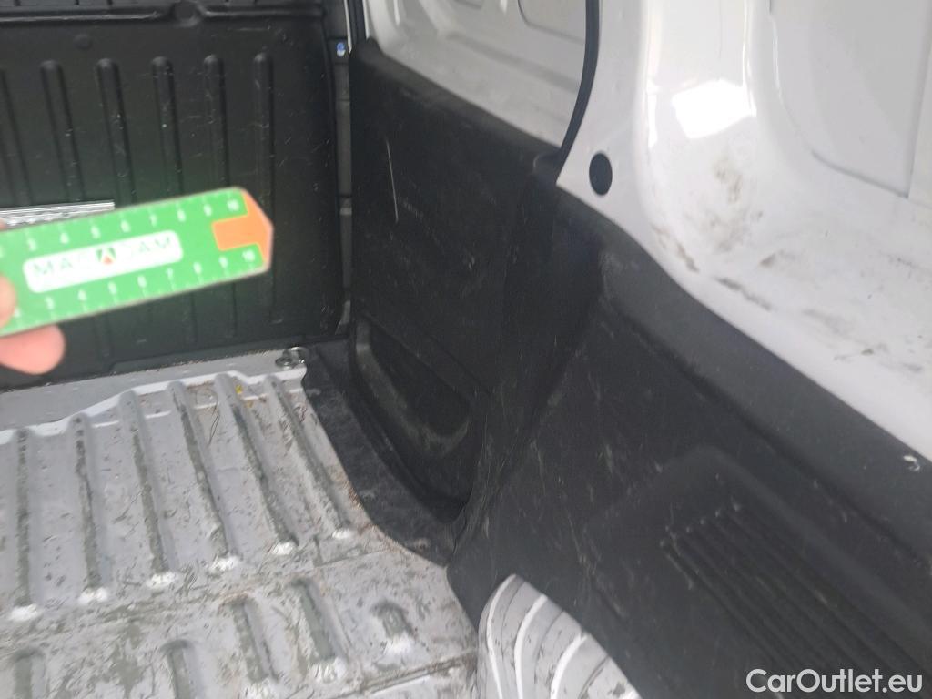  Opel  Combo OPEL  / 2018 / 3P / furgón derivado de turismo 1.5 TD 75kW (100CV) Express L H1 650kg #39