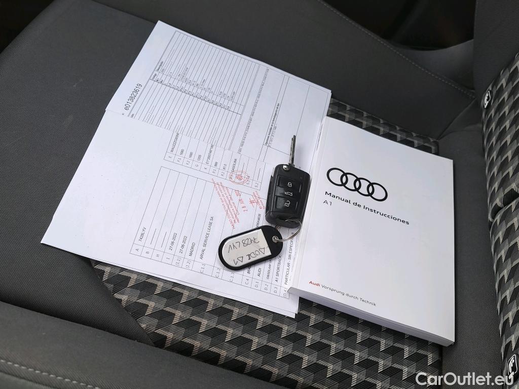  Audi  A1 Sportback AUDI A1 / 2018 / 5P / berlina con portón Sportback Adrenalin 30 TFSI 81kW S tron(SP) #2