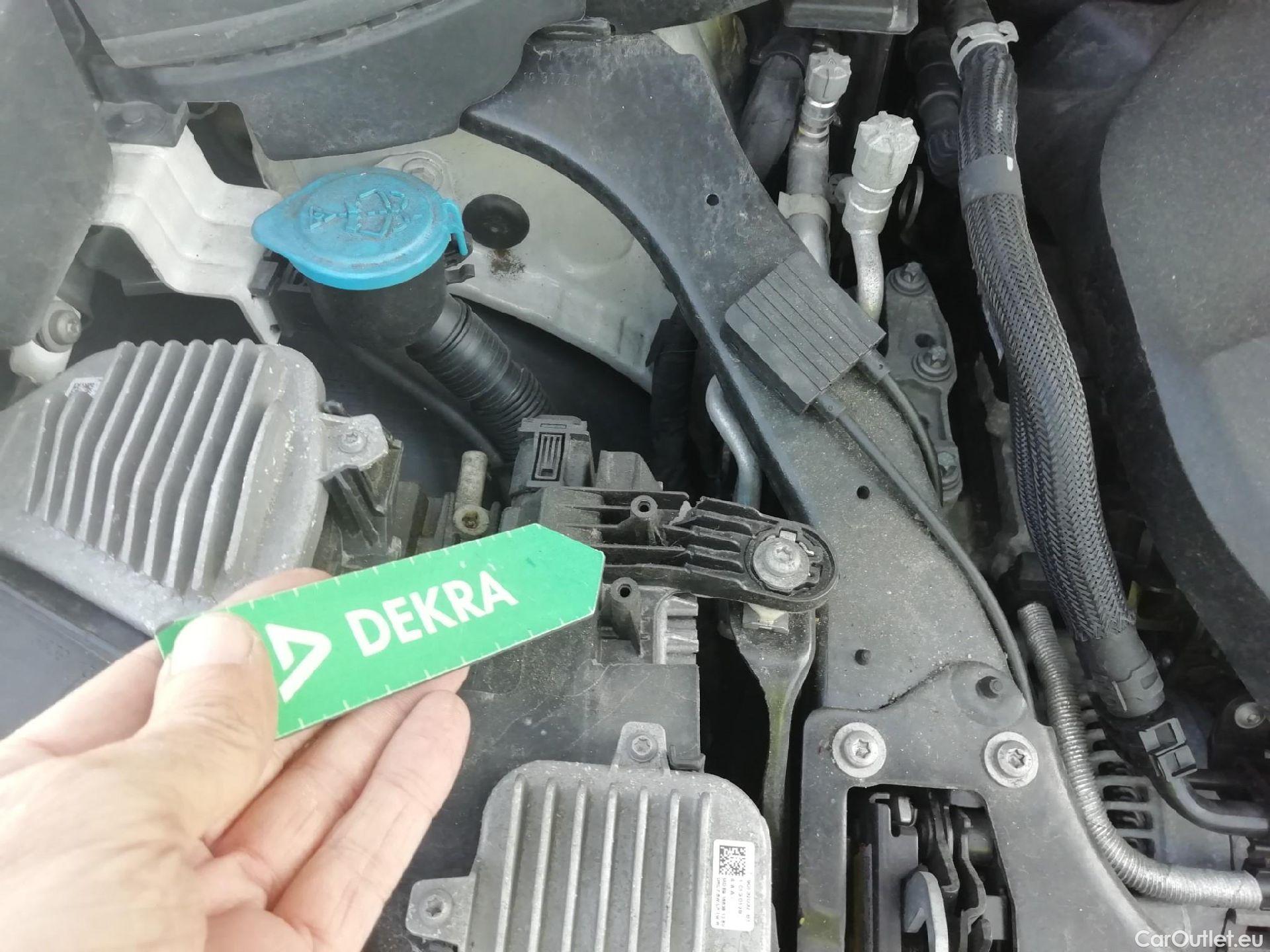  Bmw  X2 BMW  / 2017 / 5P / todoterreno sDrive18d #4