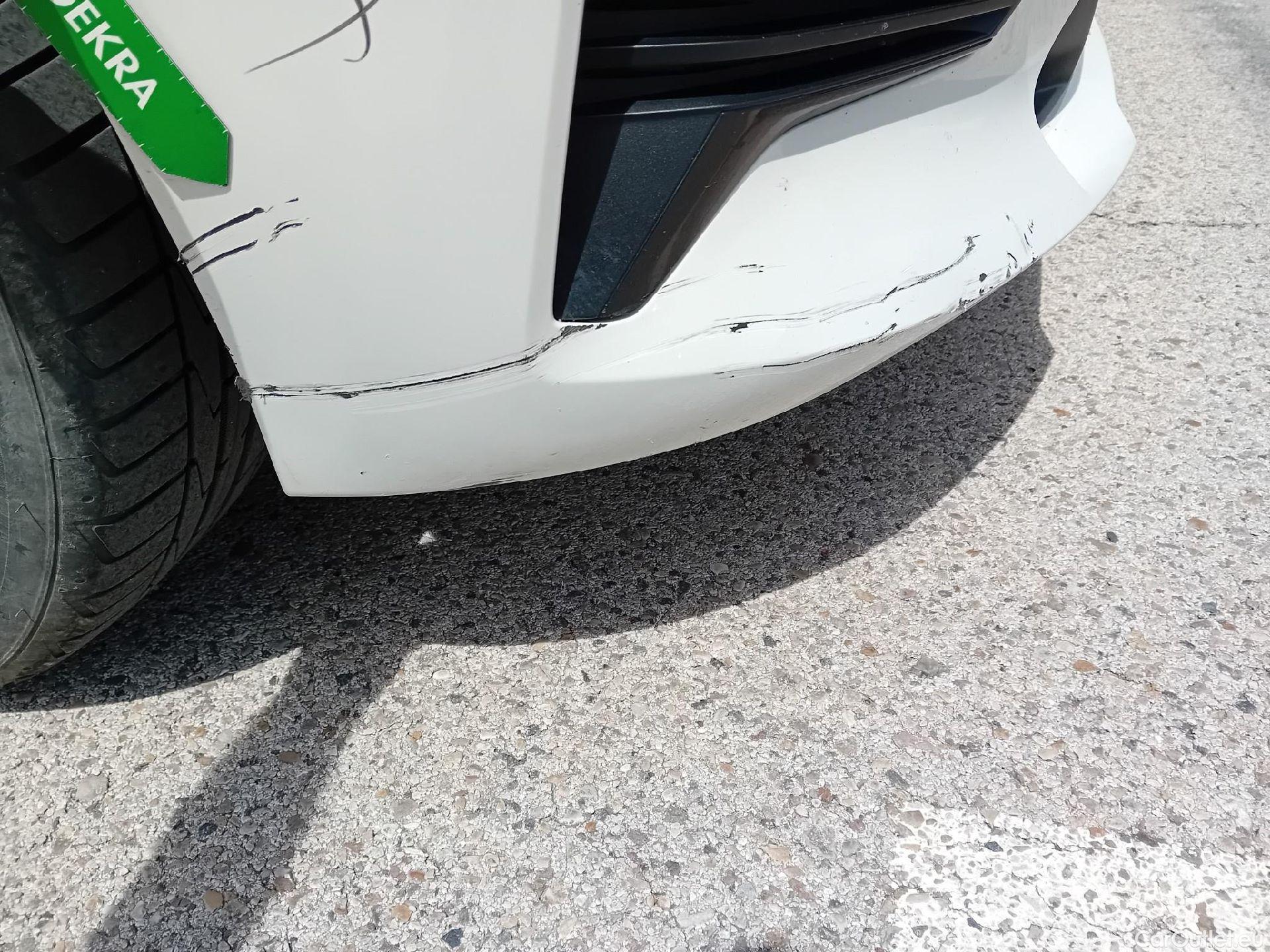  Bmw  Serie 3 BMW  / 2018 / 4P / sedán 318d Auto. #3
