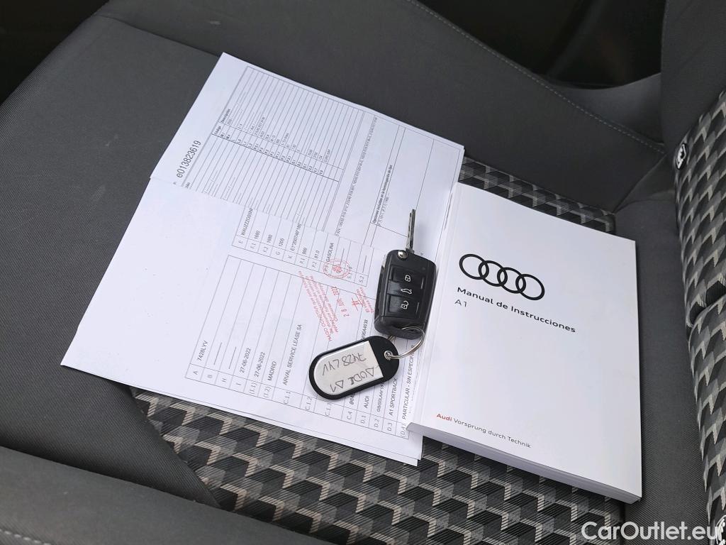  Audi  A1 Sportback AUDI A1 / 2018 / 5P / berlina con portón Sportback Adrenalin 30 TFSI 81kW S tron(SP) #1