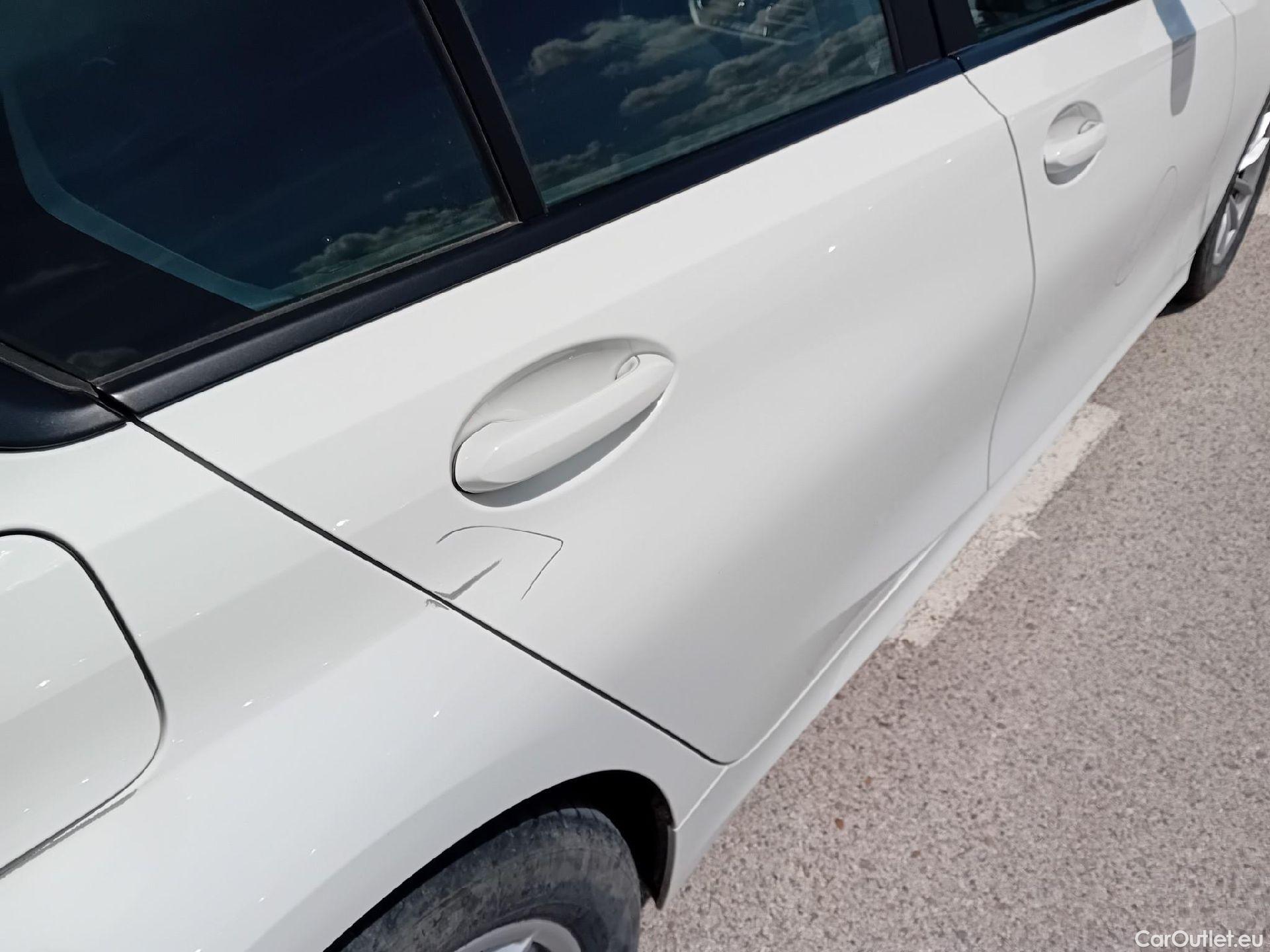  Bmw  Serie 3 BMW  / 2018 / 4P / sedán 318d Auto. #14