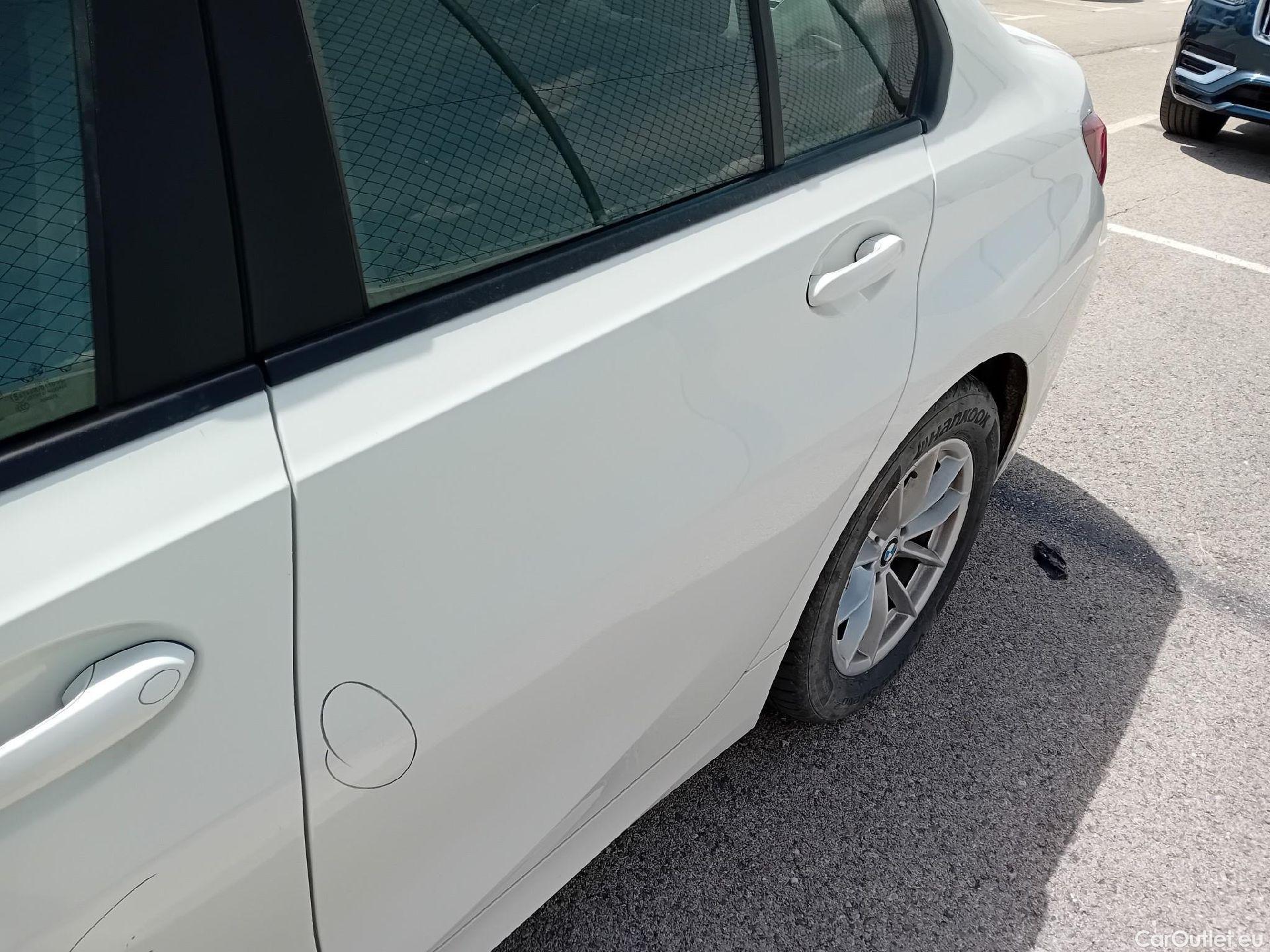 Bmw  Serie 3 BMW  / 2018 / 4P / sedán 318d Auto. #6
