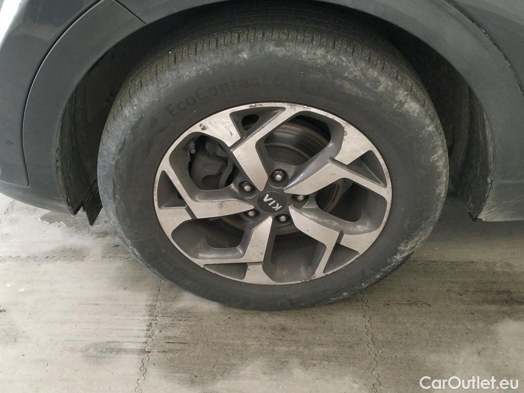 KIA  Sportage KIA  1.6MHEV Drive 100kW(136CV) 4x2(Crist Tintados)(CX) #32