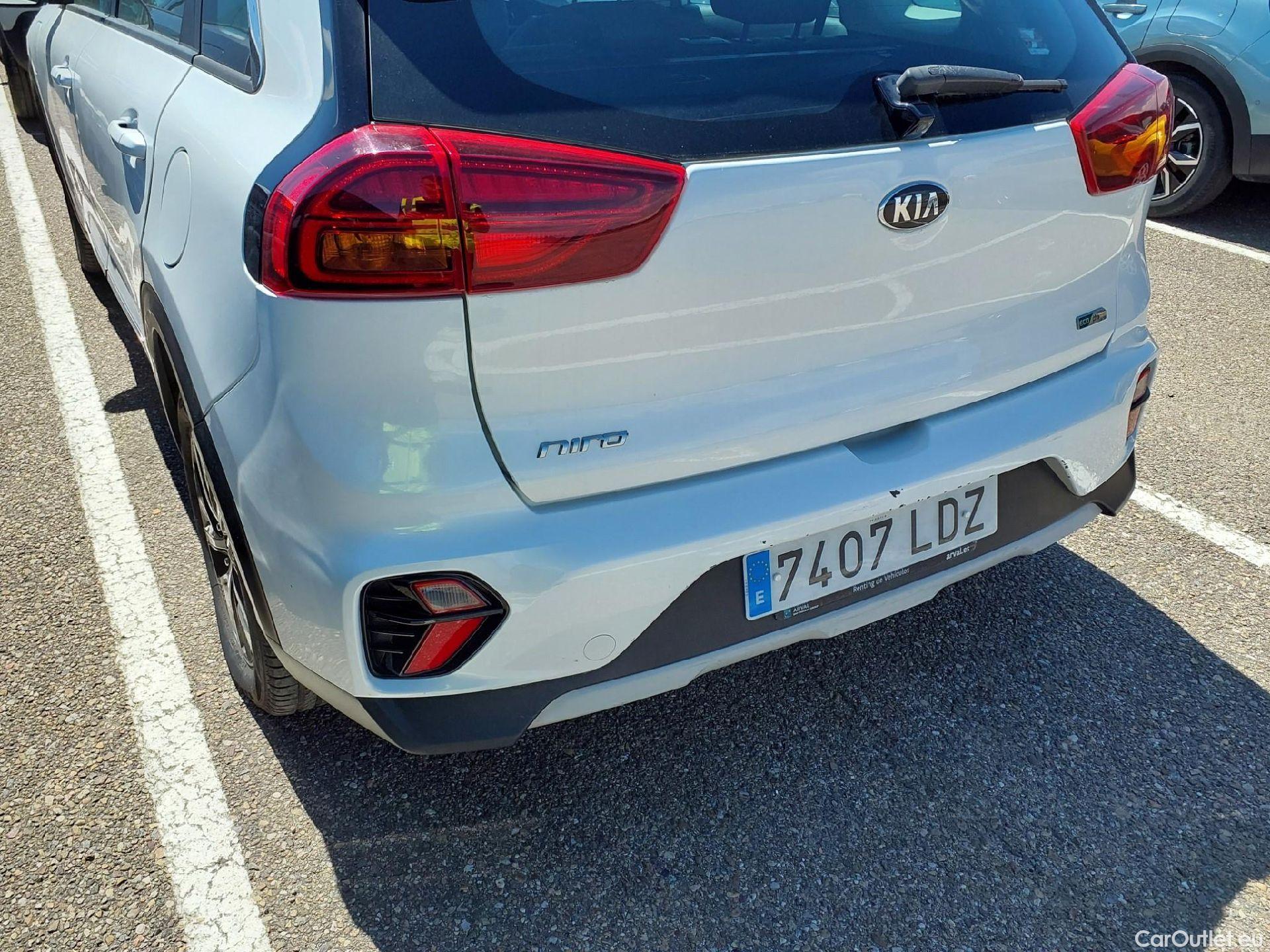  KIA  Niro KIA  PHEV / 2019 / 5P / crossover 1.6 GDi PHEV 104kW (141CV) Concept #2