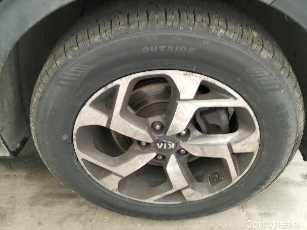  KIA  Sportage KIA  1.6MHEV Drive 100kW(136CV) 4x2(Crist Tintados)(CX) #30