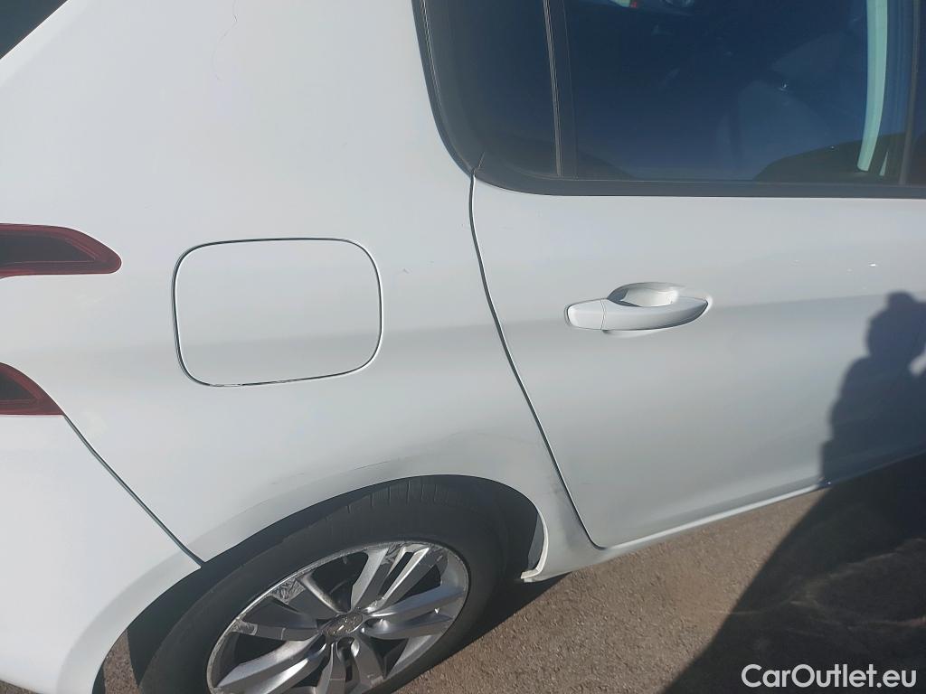  Peugeot  308 PEUGEOT  / 2017 / 5P / berlina con portón 5p Active Pack BlueHDi 130 S&S #7
