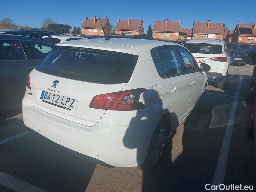  Peugeot  308 PEUGEOT  / 2017 / 5P / berlina con portón 5p Active Pack BlueHDi 130 S&S #46