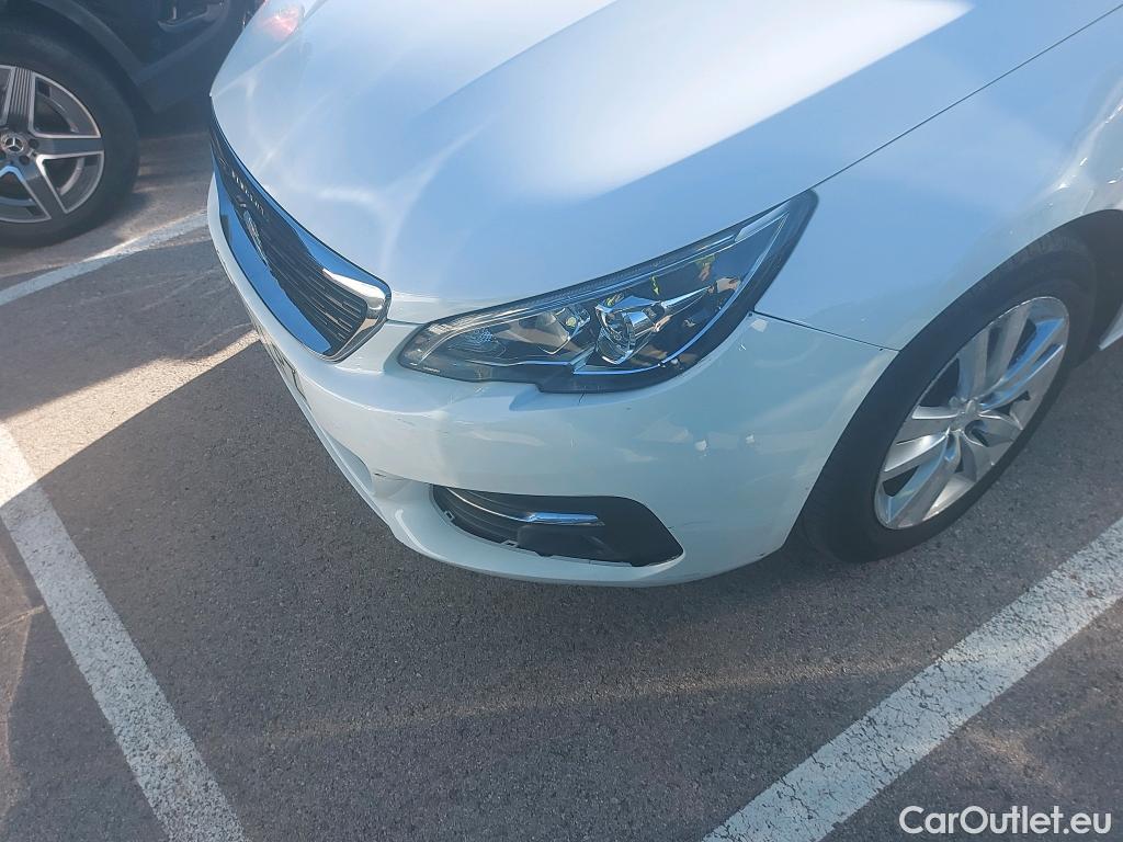  Peugeot  308 PEUGEOT  / 2017 / 5P / berlina con portón 5p Active Pack BlueHDi 130 S&S #42