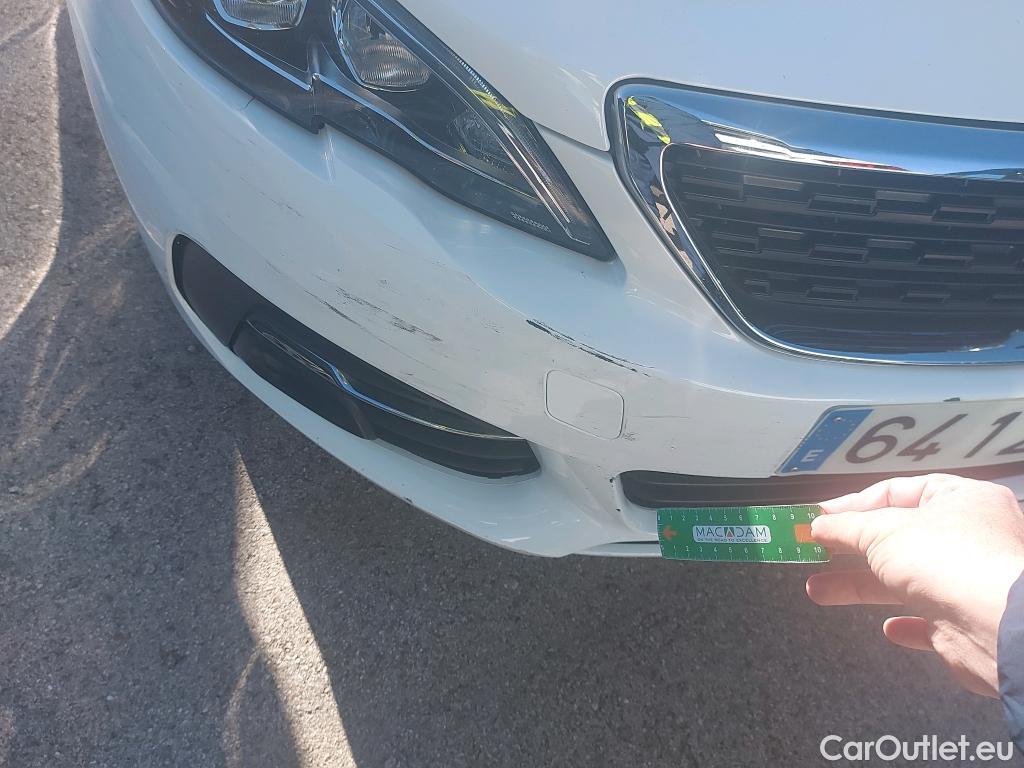  Peugeot  308 PEUGEOT  / 2017 / 5P / berlina con portón 5p Active Pack BlueHDi 130 S&S #45