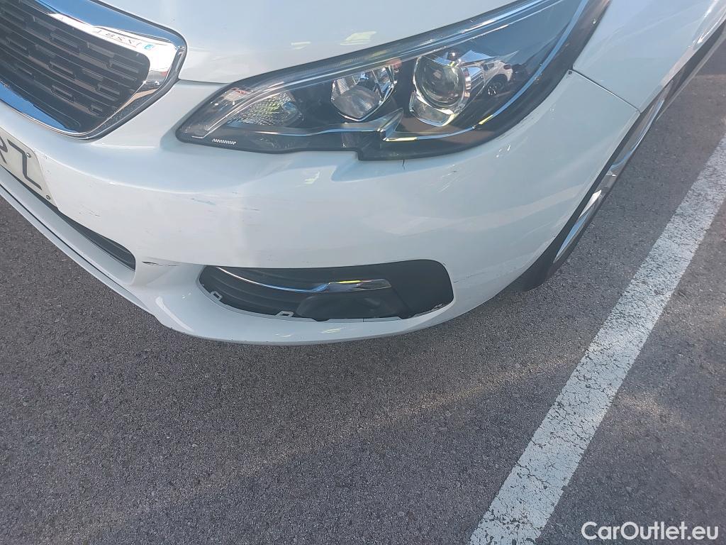  Peugeot  308 PEUGEOT  / 2017 / 5P / berlina con portón 5p Active Pack BlueHDi 130 S&S #52