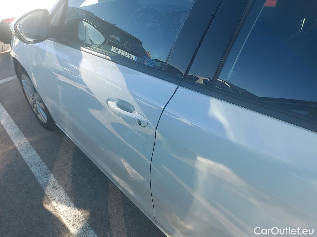  Peugeot  308 PEUGEOT  / 2017 / 5P / berlina con portón 5p Active Pack BlueHDi 130 S&S #20