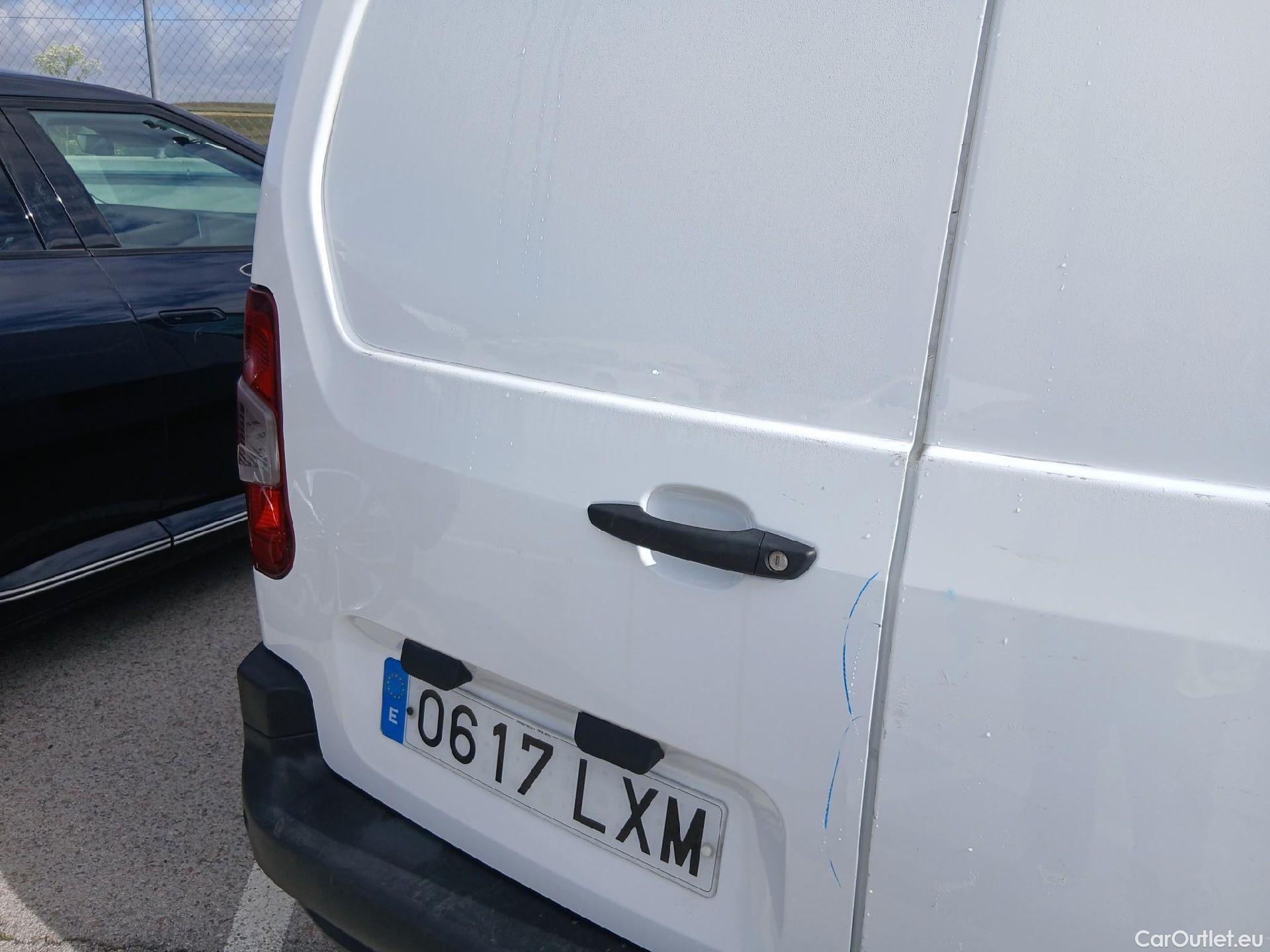  Opel  Combo OPEL  / 2018 / 4P / furgón derivado de turismo 1.5 TD 75kW (100CV) Select L H1 650kg #30