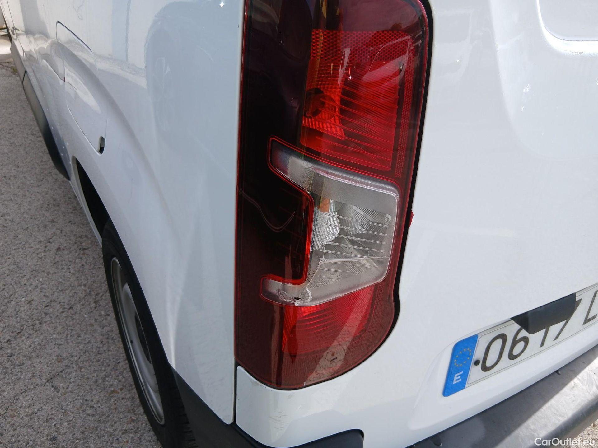  Opel  Combo OPEL  / 2018 / 4P / furgón derivado de turismo 1.5 TD 75kW (100CV) Select L H1 650kg #26