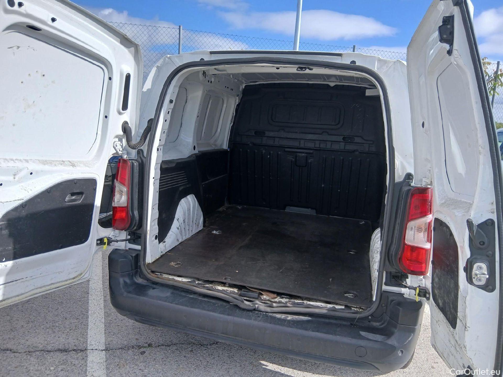  Opel  Combo OPEL  / 2018 / 4P / furgón derivado de turismo 1.5 TD 75kW (100CV) Select L H1 650kg #1