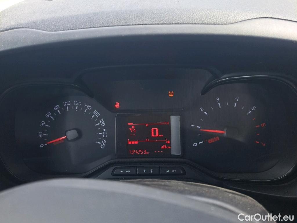  Citroen  Berlingo CITROEN  / 2018 / 4P / furgón derivado de turismo Talla M BlueHDi 100 #44