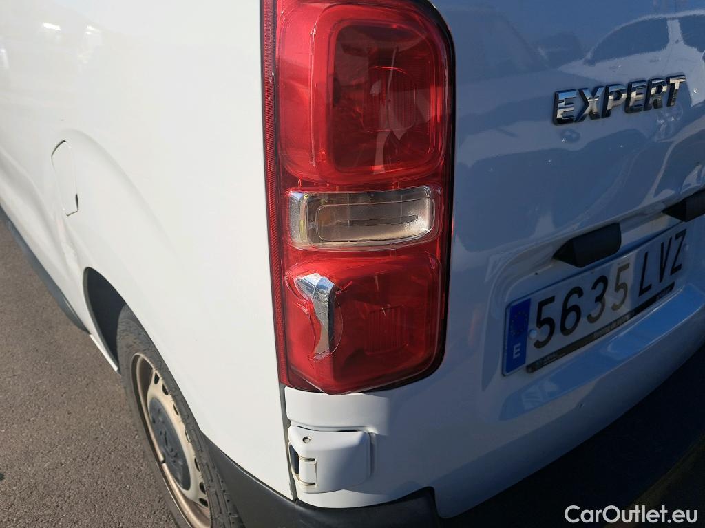  Peugeot  Expert PEUGEOT  / 2016 / 4P / furgón Furgón Premium 1.5 BlueHDi 100 Standard (AC) #24