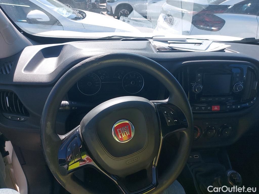  Fiat  Doblo FIAT Doblò Cargo/2015/4P/furgón derivado de turismo Cargo Maxi Base Plus 1.4 Tjet 89kW GNC #22