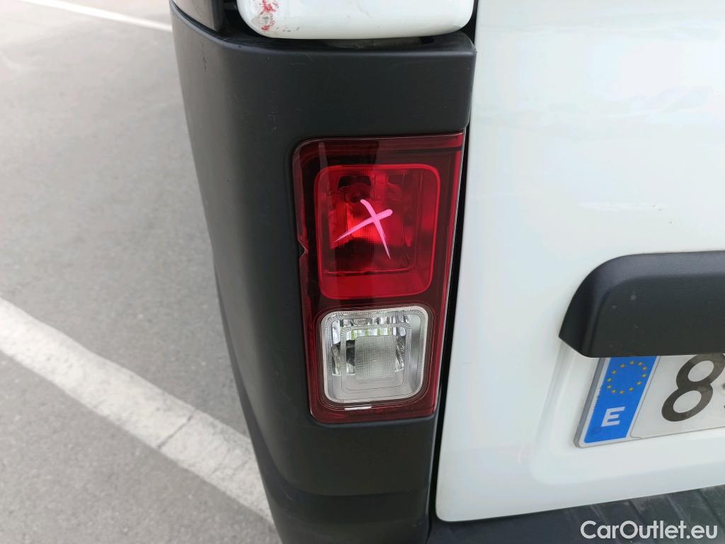  Renault  Trafic RENAULT  / 2019 / 4P / furgón Furgón 27 L1H1 Energy BluedCi 88 kW #49