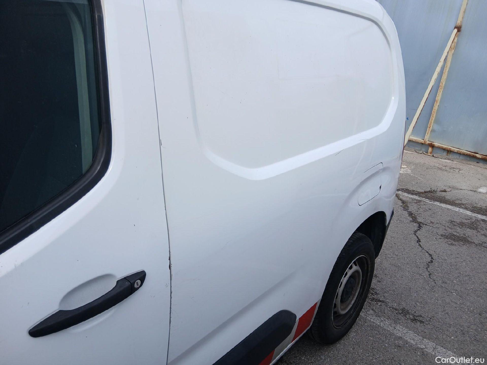  Peugeot  Partner PEUGEOT  / 2018 / 3P / furgón derivado de turismo Pro Standard 600kg BlueHDi 73kW (AC) #18