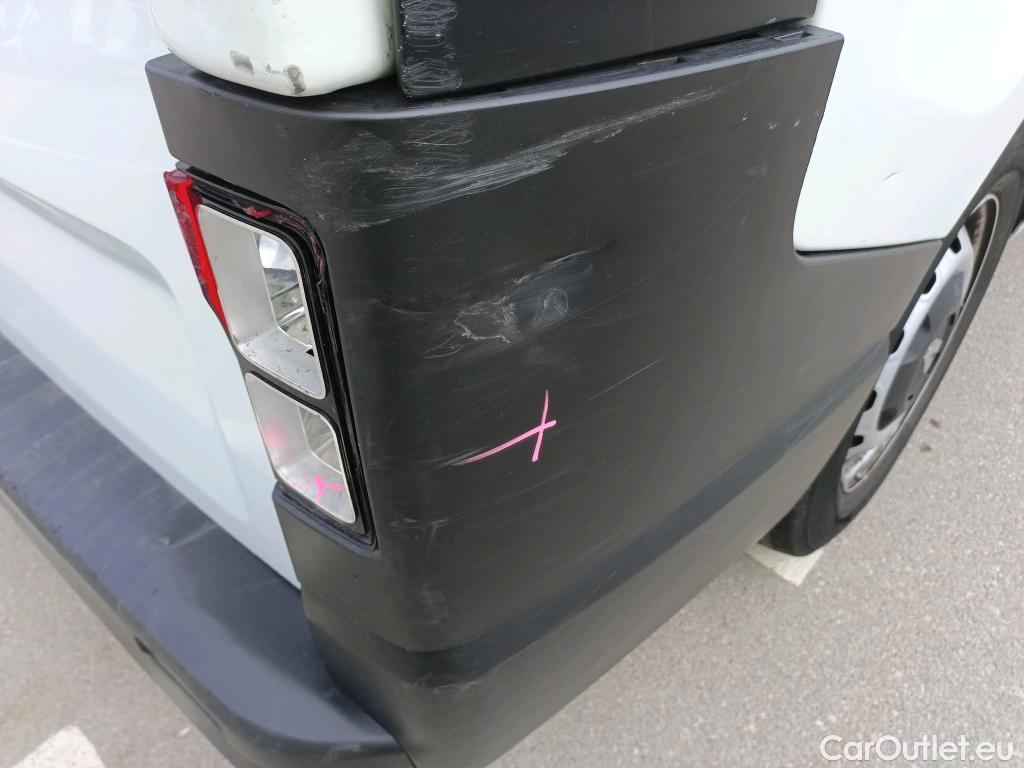  Renault  Trafic RENAULT  / 2019 / 4P / furgón Furgón 27 L1H1 Energy BluedCi 88 kW #48