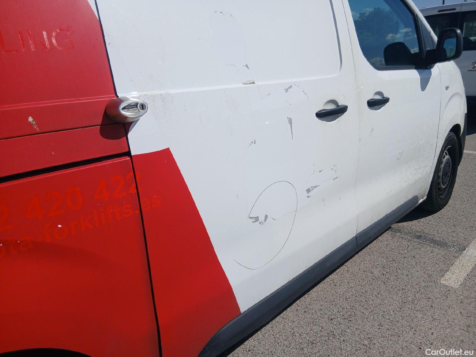  Toyota  Proace TOYOTA  / 2016 / 4P / furgón FU. MEDIO (L1) 2.0D 90kW COMFORT CARGA + #25