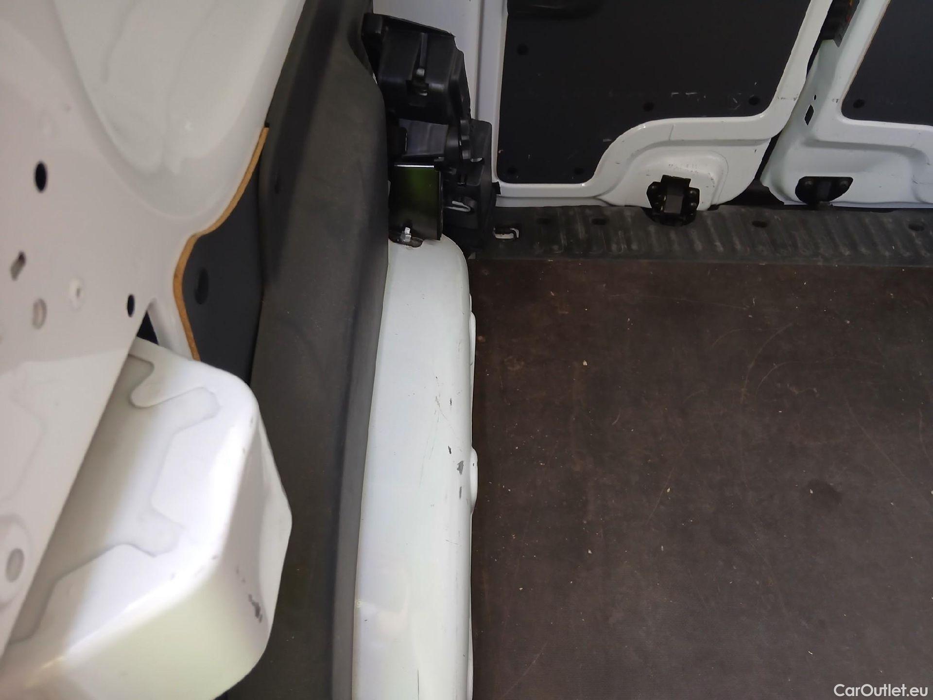  Renault  Kangoo RENAULT  Furgón/2013/3P/furgón derivado de turismo Profesional dCi 55 kW (75 CV) #29