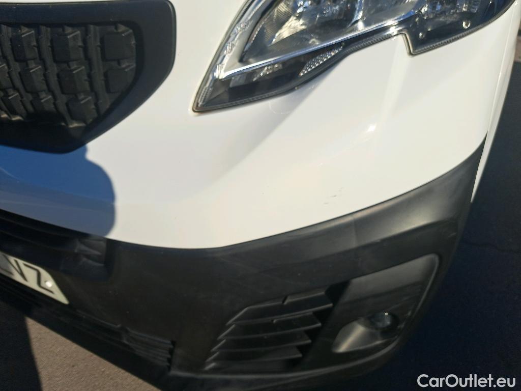  Peugeot  Expert PEUGEOT  / 2016 / 4P / furgón Furgón Premium 1.5 BlueHDi 100 Standard (AC) #71