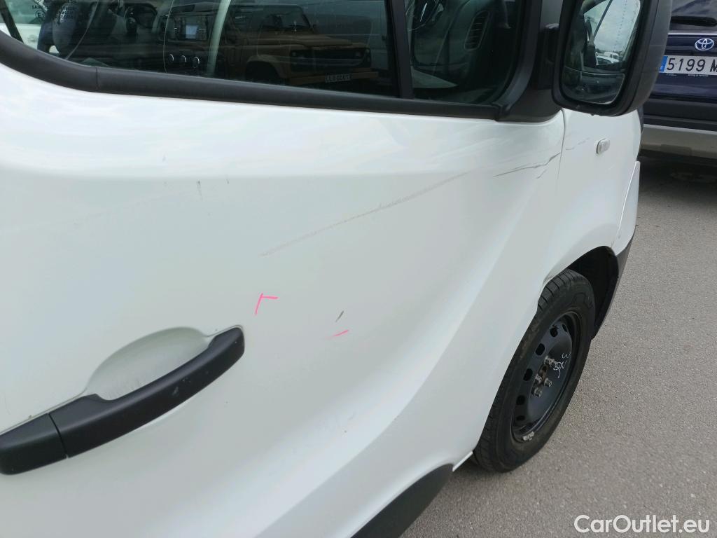  Renault  Trafic RENAULT  / 2019 / 4P / furgón Furgón 27 L1H1 Energy BluedCi 88 kW #25