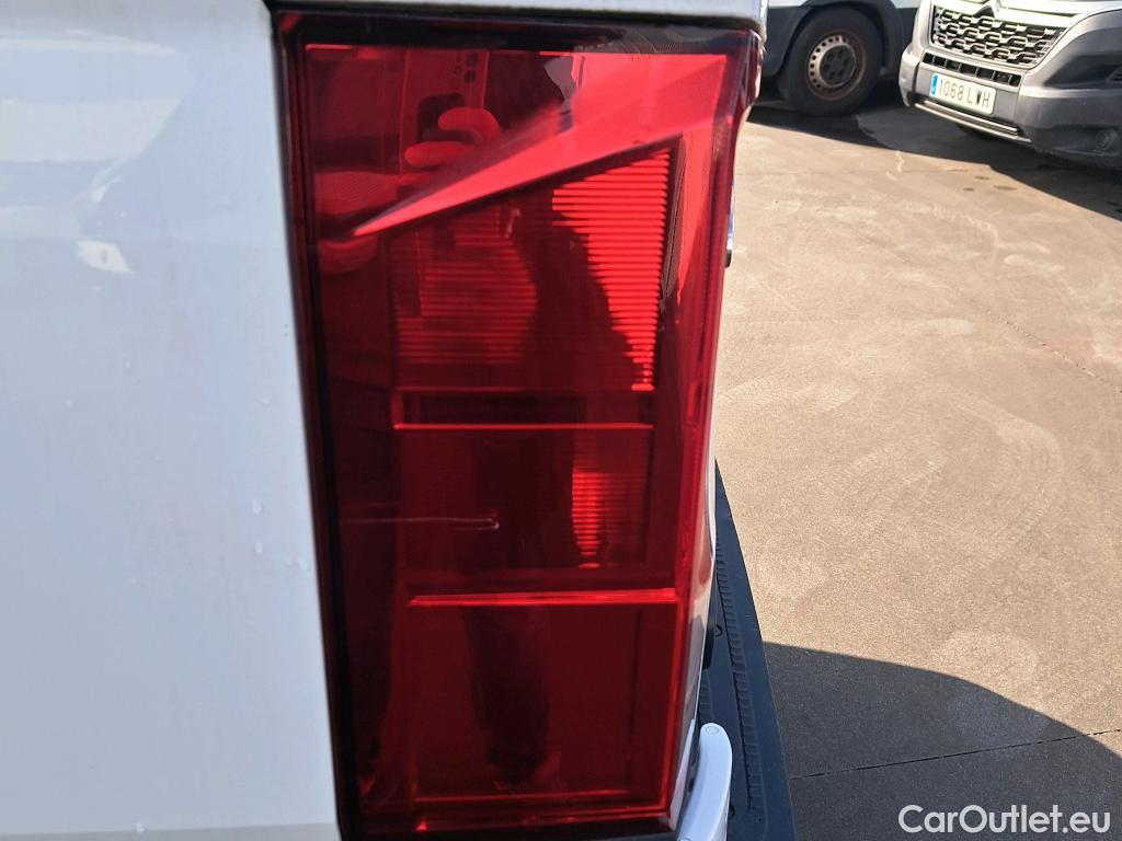  Volkswagen  Crafter VOLKSWAGEN  / 2017 / 4P / furgón 35 Furgón BM TN L3H2 2.0TDI 103kW(140CV) #18
