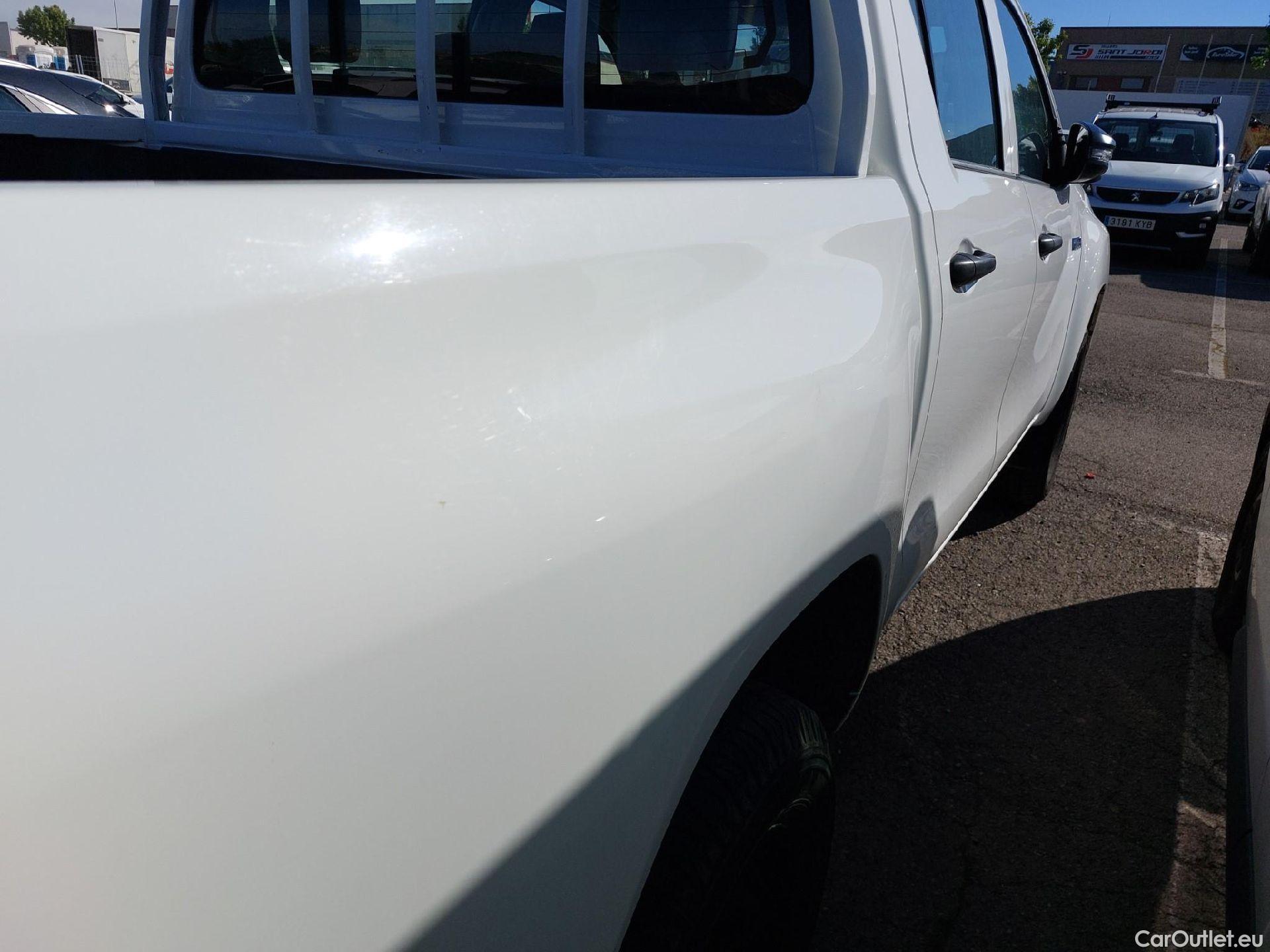  Toyota  Hilux TOYOTA  / 2020 / 4P / pickup 2.4 D-4D Cabina Doble GX #17