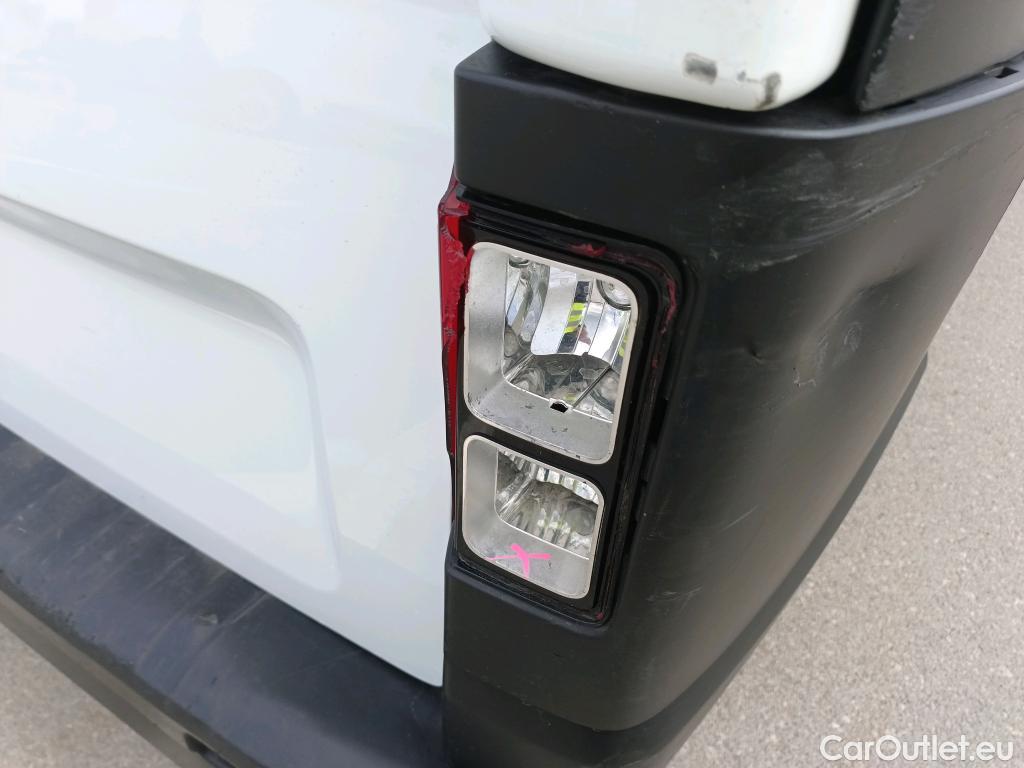  Renault  Trafic RENAULT  / 2019 / 4P / furgón Furgón 27 L1H1 Energy BluedCi 88 kW #52