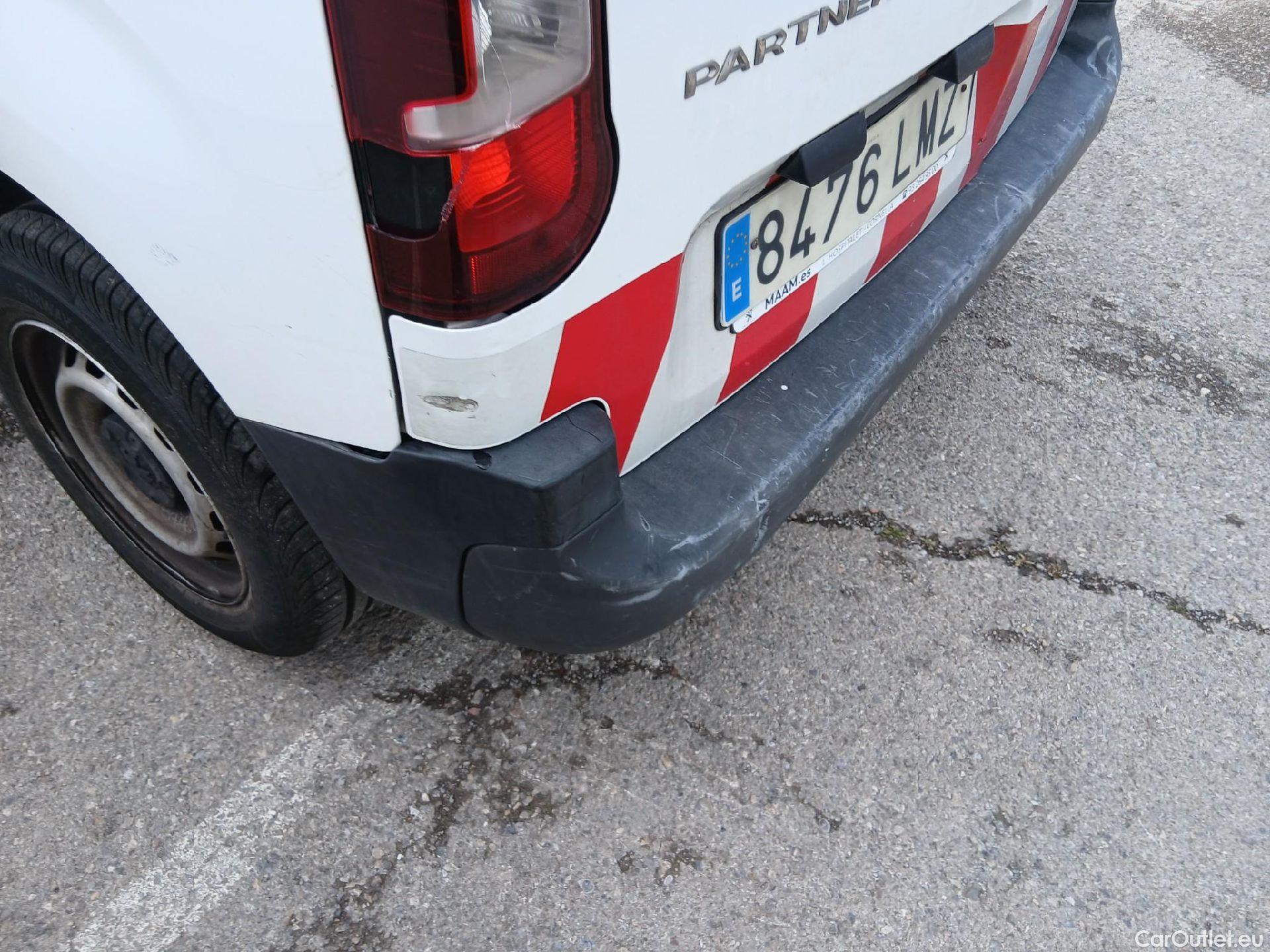  Peugeot  Partner PEUGEOT  / 2018 / 3P / furgón derivado de turismo Pro Standard 600kg BlueHDi 73kW (AC) #23
