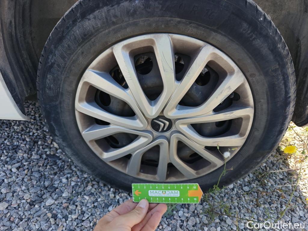  Citroen  Berlingo CITROEN  / 2018 / 5P / monovolumen compacto Talla M BlueHDi 100 S&S FEEL #40