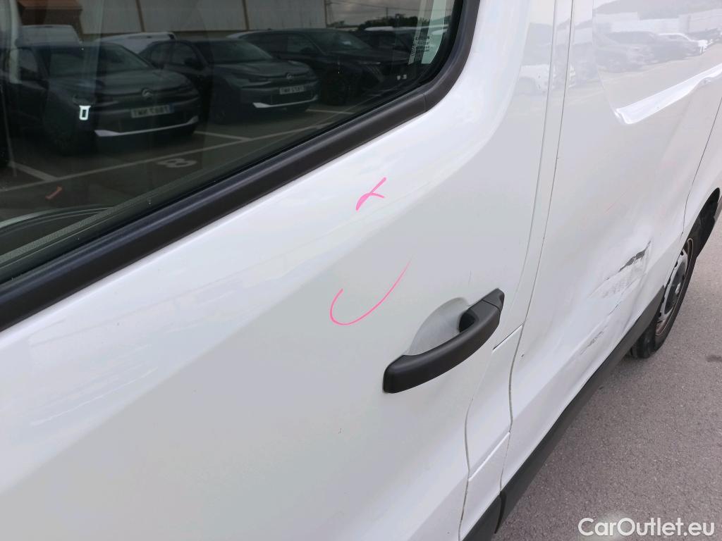  Renault  Trafic RENAULT  / 2019 / 4P / furgón Furgón 27 L1H1 Energy BluedCi 88 kW #31