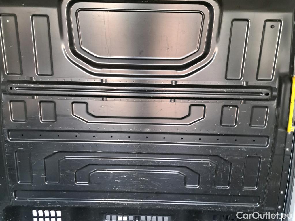  Volkswagen  Crafter VOLKSWAGEN  / 2017 / 4P / furgón 35 Furgón BM TN L3H2 2.0TDI 103kW(140CV) #27
