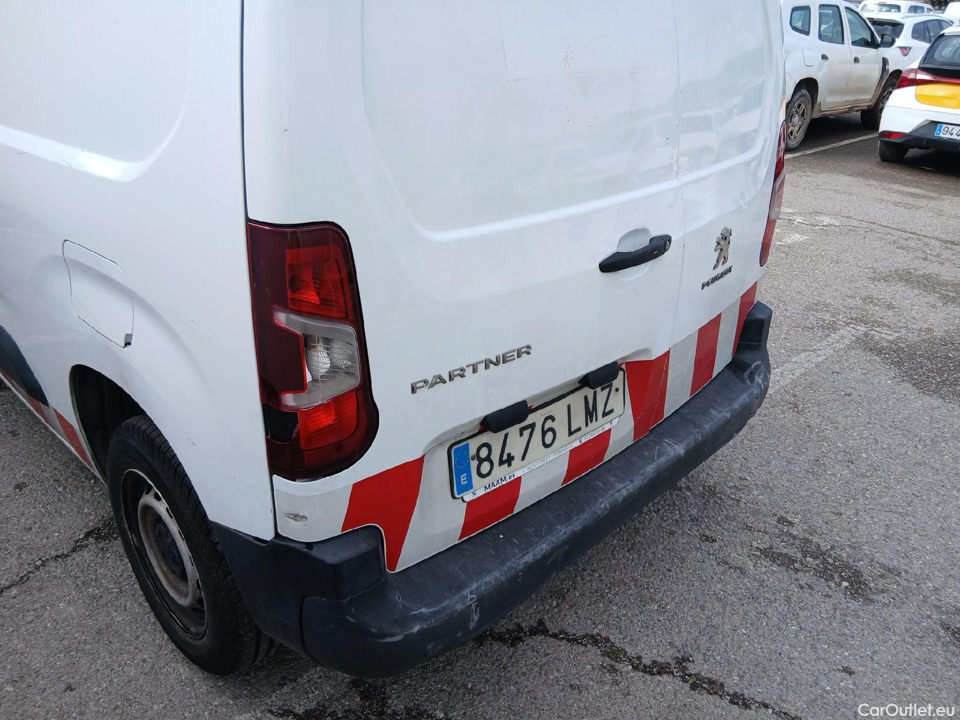  Peugeot  Partner PEUGEOT  / 2018 / 3P / furgón derivado de turismo Pro Standard 600kg BlueHDi 73kW (AC) #21