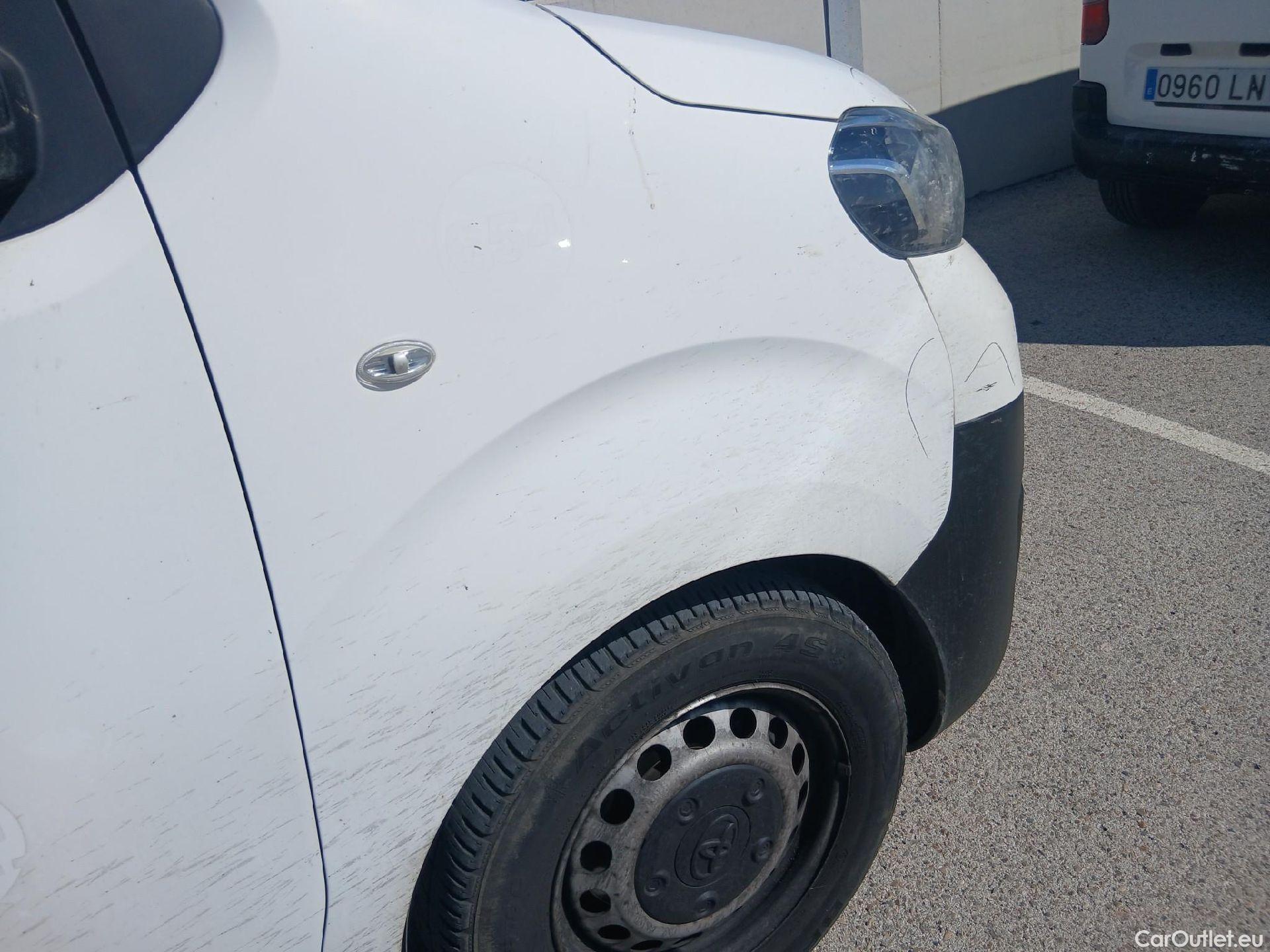  Toyota  Proace TOYOTA  / 2016 / 4P / furgón FU. MEDIO (L1) 2.0D 90kW COMFORT CARGA + #34