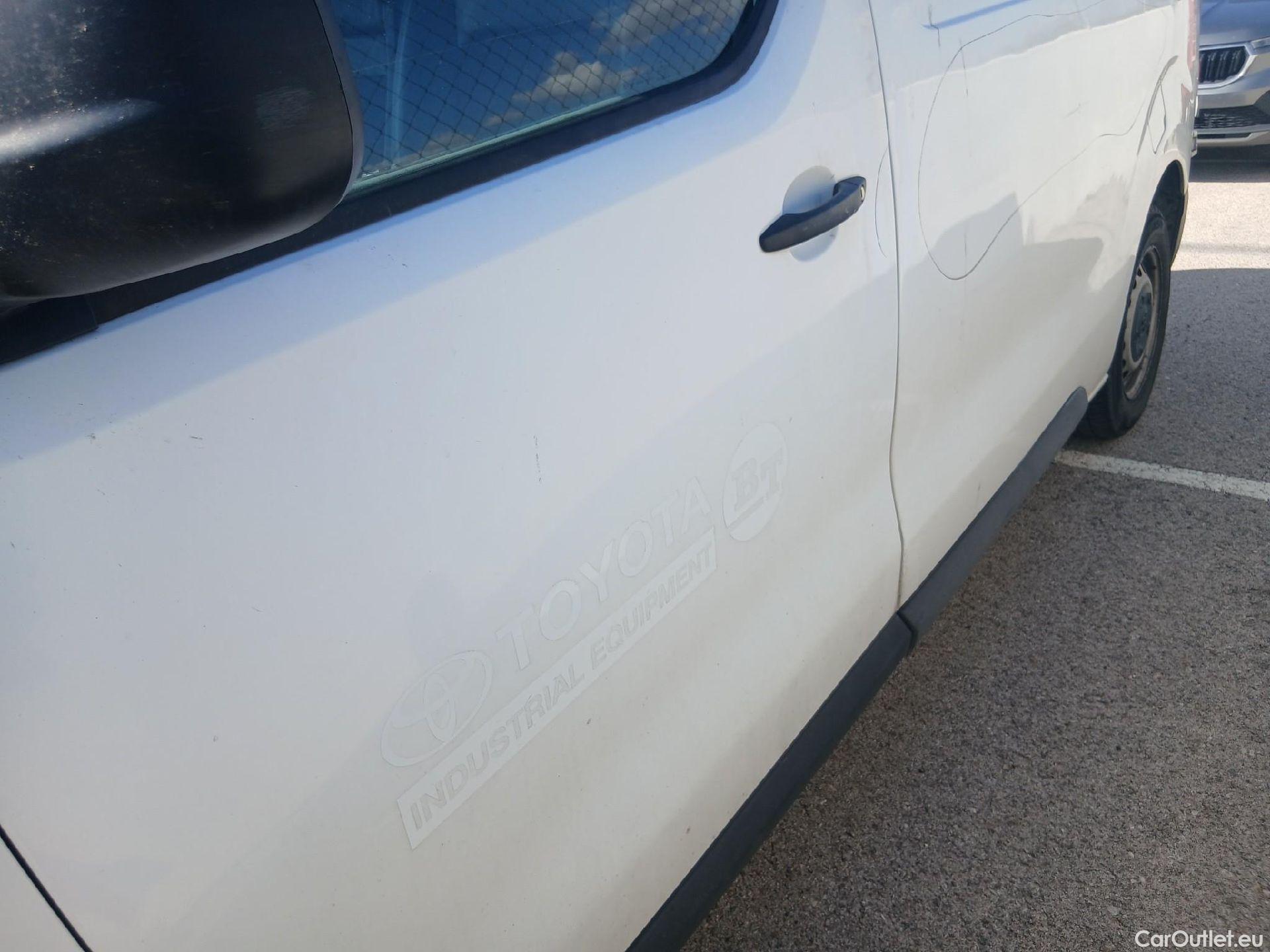  Toyota  Proace TOYOTA  / 2016 / 4P / furgón FU. MEDIO (L1) 2.0D 90kW COMFORT CARGA + #15